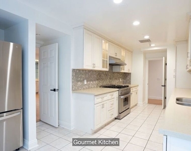 324 N Palm Drive - Photo Thumbnail 33