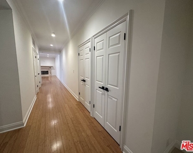 324 N Palm Drive - Photo Thumbnail 8