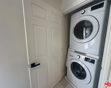 324 N Palm Drive - Photo Thumbnail 15