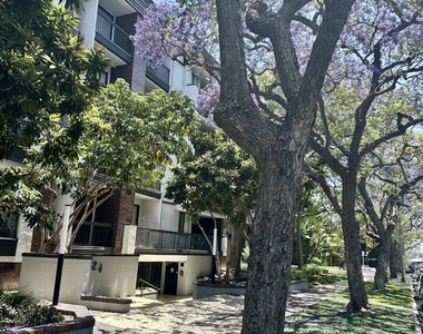 324 N Palm Drive - Photo Thumbnail 32