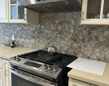 324 N Palm Drive - Photo Thumbnail 12