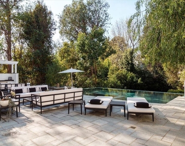 11579 W Sunset Boulevard - Photo Thumbnail 21