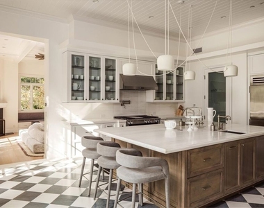 11579 W Sunset Boulevard - Photo Thumbnail 7