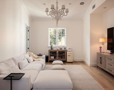 11579 W Sunset Boulevard - Photo Thumbnail 19