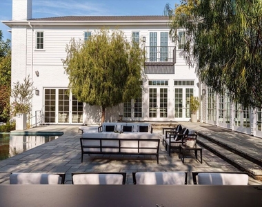 11579 W Sunset Boulevard - Photo Thumbnail 23