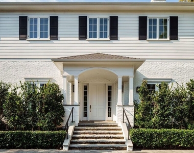 11579 W Sunset Boulevard - Photo Thumbnail 2