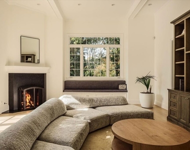 11579 W Sunset Boulevard - Photo Thumbnail 9