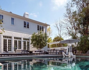 11579 W Sunset Boulevard - Photo Thumbnail 20