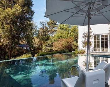 11579 W Sunset Boulevard - Photo Thumbnail 24