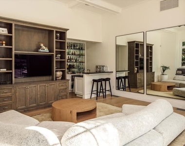 11579 W Sunset Boulevard - Photo Thumbnail 11