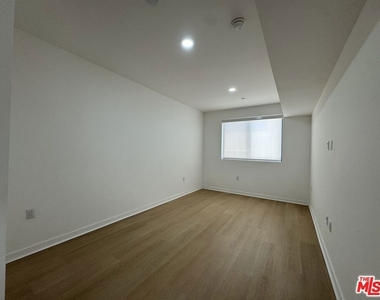3977 Beverly Boulevard - Photo Thumbnail 6