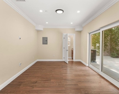 1630 Bridgeport Drive - Photo Thumbnail 18