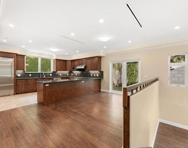 1630 Bridgeport Drive - Photo Thumbnail 7