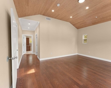 1630 Bridgeport Drive - Photo Thumbnail 24