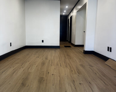 4880 Lexington Avenue - Photo Thumbnail 2