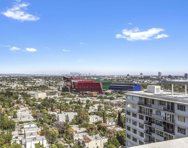 838 N Doheny Drive - Photo Thumbnail 39