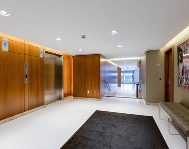 838 N Doheny Drive - Photo Thumbnail 23