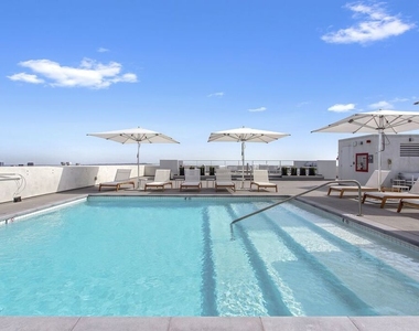 838 N Doheny Drive - Photo Thumbnail 37