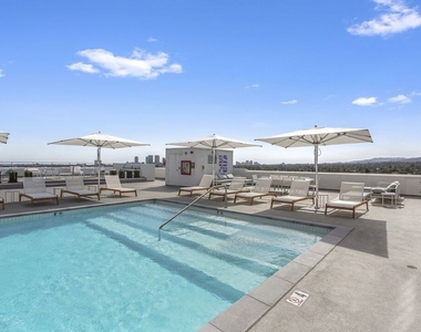 838 N Doheny Drive - Photo Thumbnail 38
