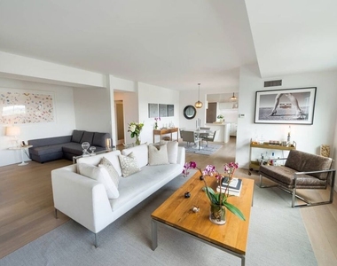 838 N Doheny Drive - Photo Thumbnail 2