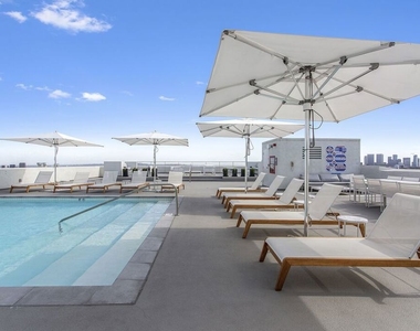 838 N Doheny Drive - Photo Thumbnail 36