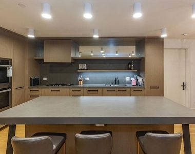 10777 Wilshire Boulevard - Photo Thumbnail 5