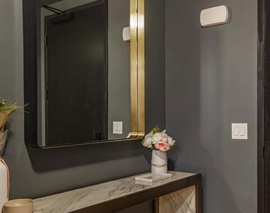 10777 Wilshire Boulevard - Photo Thumbnail 2