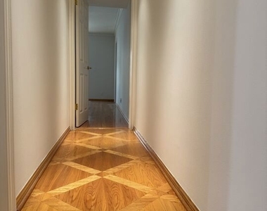 5412 Hazeltine Avenue - Photo Thumbnail 9