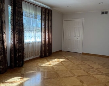 5412 Hazeltine Avenue - Photo Thumbnail 11