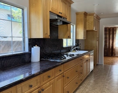 5412 Hazeltine Avenue - Photo Thumbnail 24