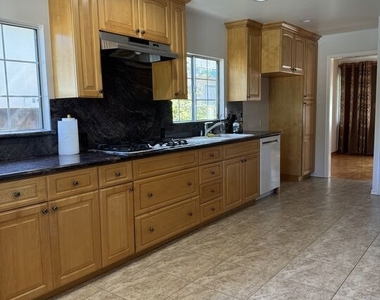 5412 Hazeltine Avenue - Photo Thumbnail 23