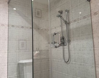5412 Hazeltine Avenue - Photo Thumbnail 6