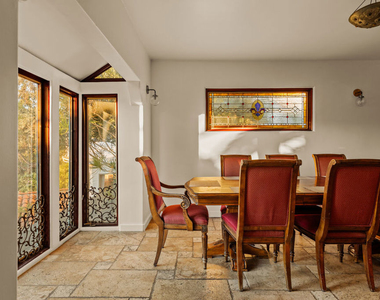 2002 N Las Palmas Avenue - Photo Thumbnail 9