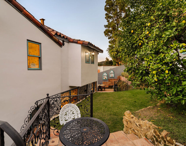 2002 N Las Palmas Avenue - Photo Thumbnail 27