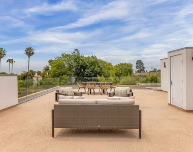 12443 W Sunset Boulevard - Photo Thumbnail 32