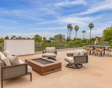 12443 W Sunset Boulevard - Photo Thumbnail 31
