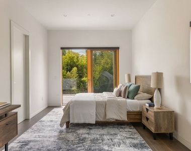 12443 W Sunset Boulevard - Photo Thumbnail 18