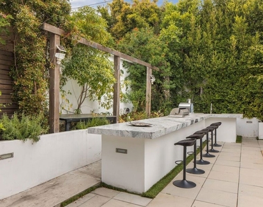 12443 W Sunset Boulevard - Photo Thumbnail 30