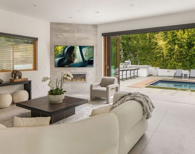 12443 W Sunset Boulevard - Photo Thumbnail 6