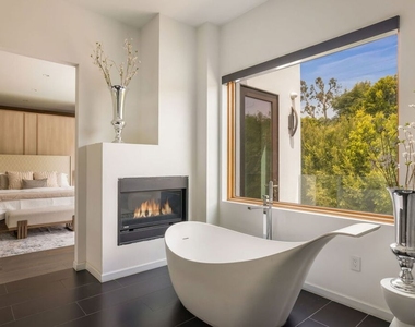 12443 W Sunset Boulevard - Photo Thumbnail 16