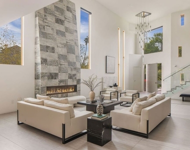 12443 W Sunset Boulevard - Photo Thumbnail 4