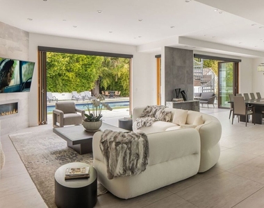 12443 W Sunset Boulevard - Photo Thumbnail 9