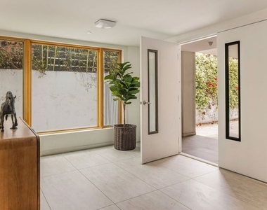 12443 W Sunset Boulevard - Photo Thumbnail 20