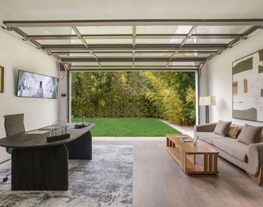 12443 W Sunset Boulevard - Photo Thumbnail 34