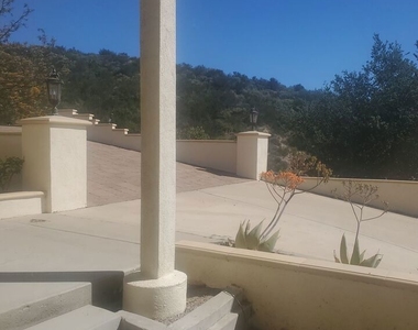 42100 Parado Del Sol Drive - Photo Thumbnail 3