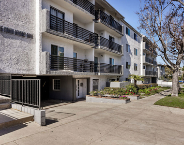 1515 S Beverly Drive - Photo Thumbnail 30