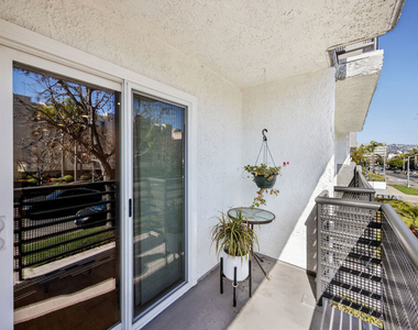 1515 S Beverly Drive - Photo Thumbnail 19