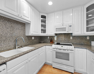 1515 S Beverly Drive - Photo Thumbnail 8
