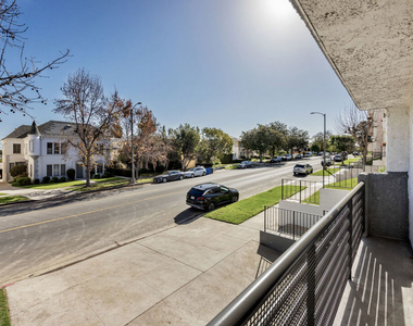 1515 S Beverly Drive - Photo Thumbnail 20