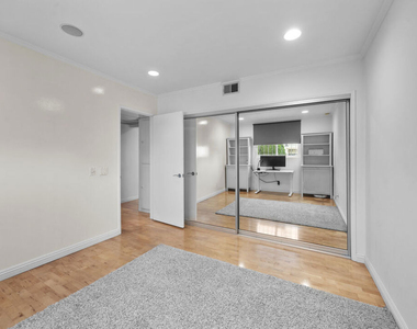 1515 S Beverly Drive - Photo Thumbnail 17